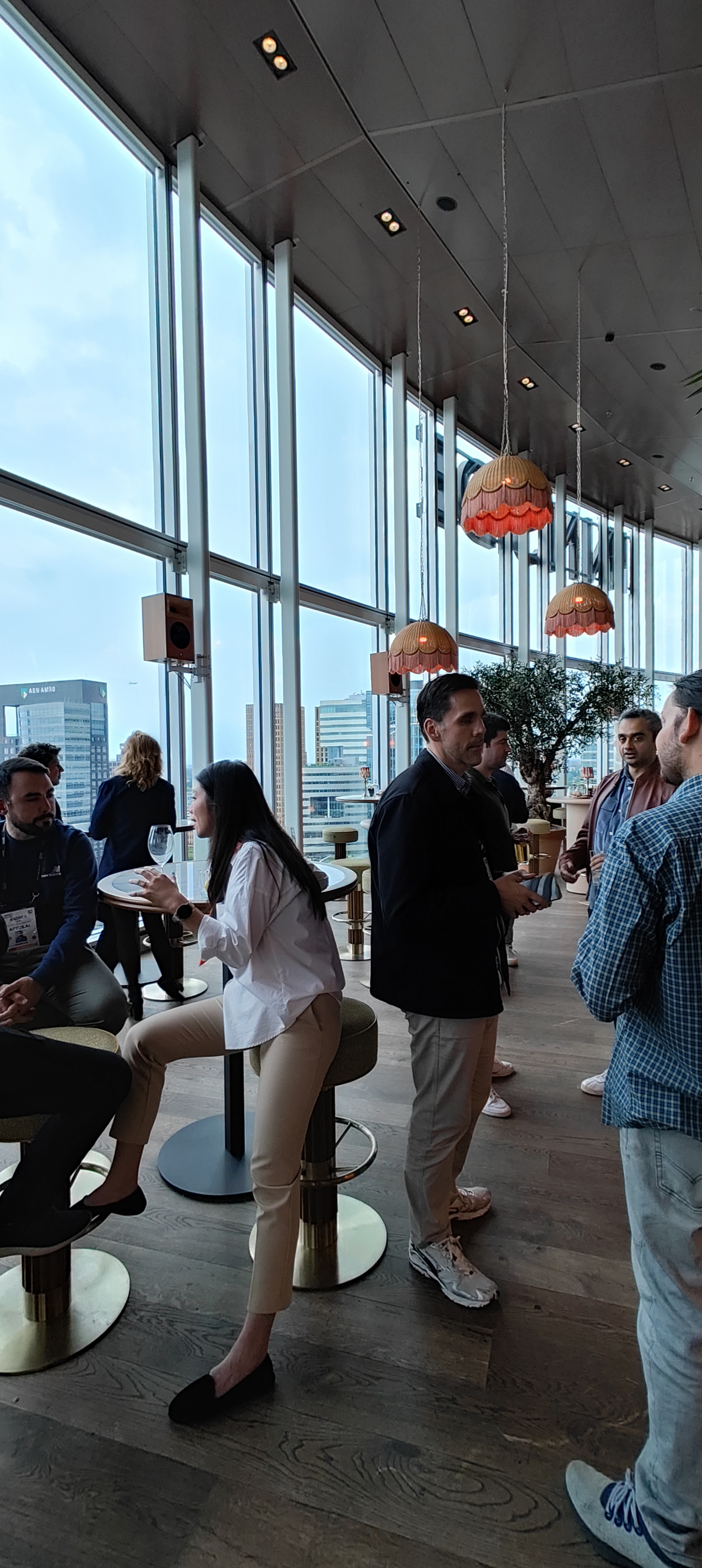 Guests networking at Guilders Night, Amsterdam